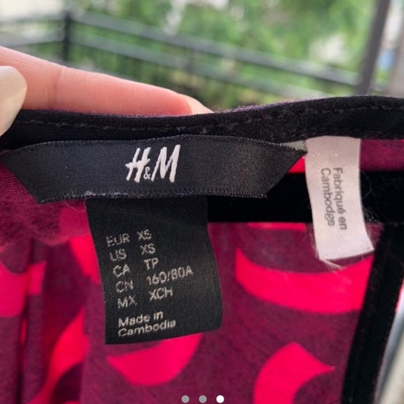 h&m super soft v-neck blouse - Picture 3 of 3